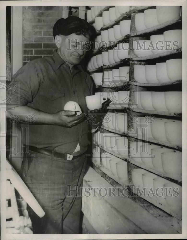 1948 Press Photo Lewis P. Reese stockholder in Scio - nee29165 - Historic Images