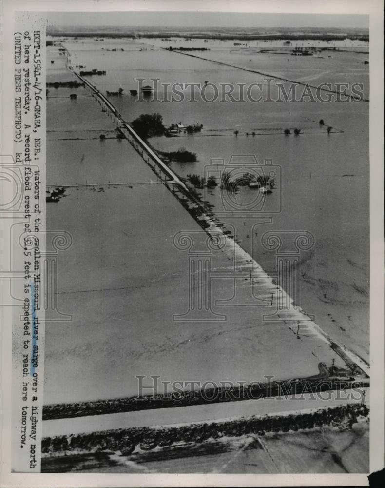 1952 Press Photo Missouri River Flood at Highway in Omaha Nebraska - nee29200 - Historic Images