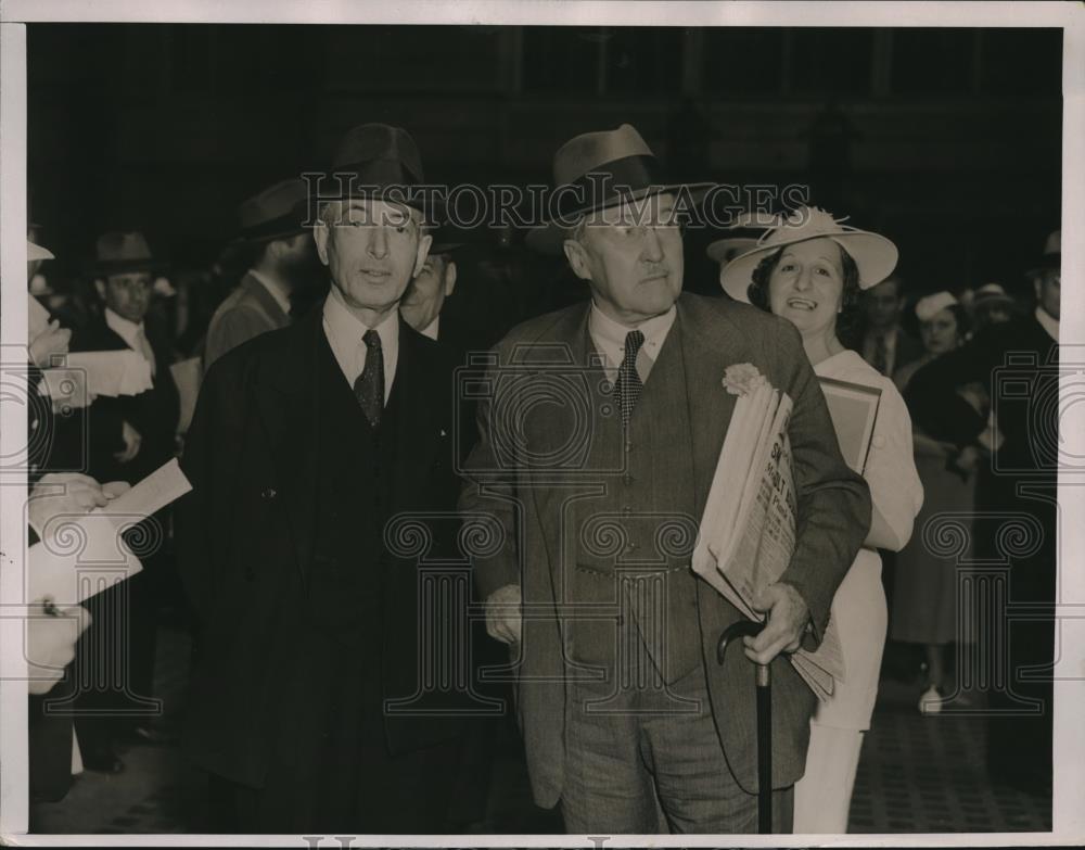 1936 Press Photo James W. Gerard Speaks to Reports before Leaving Germany - Historic Images