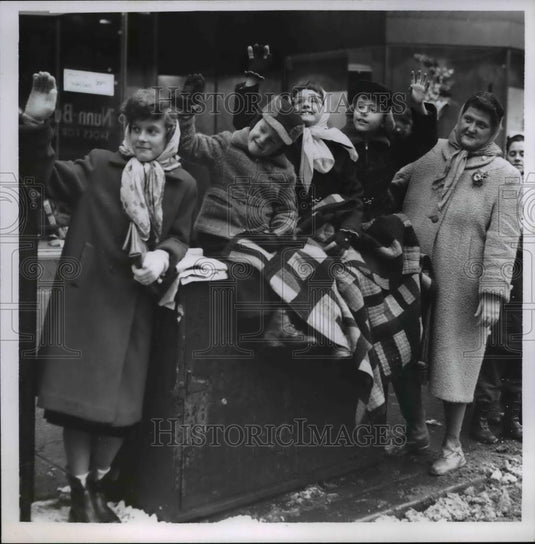 1956 Press Photo Beverly Hartman, Robert, Sandra, George & Mrs. Robert Sammon - Historic Images