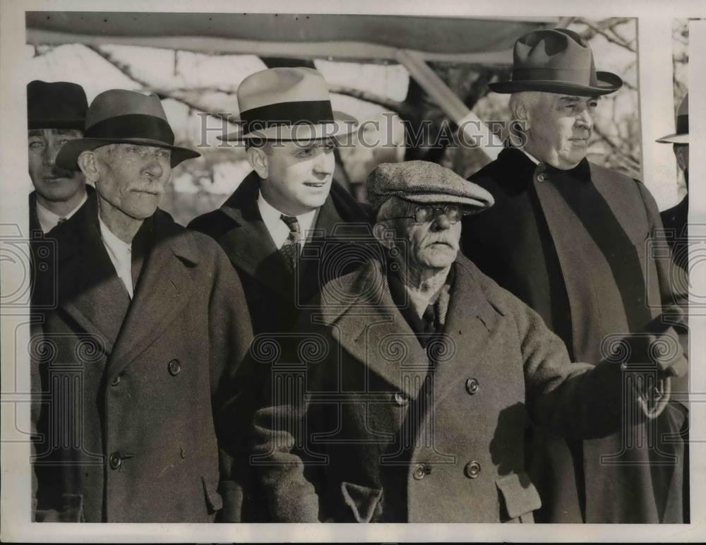 1939 Press Photo Slyvester Pennyfield, Oscar L. Chapman, and Charles S, Stewart - Historic Images