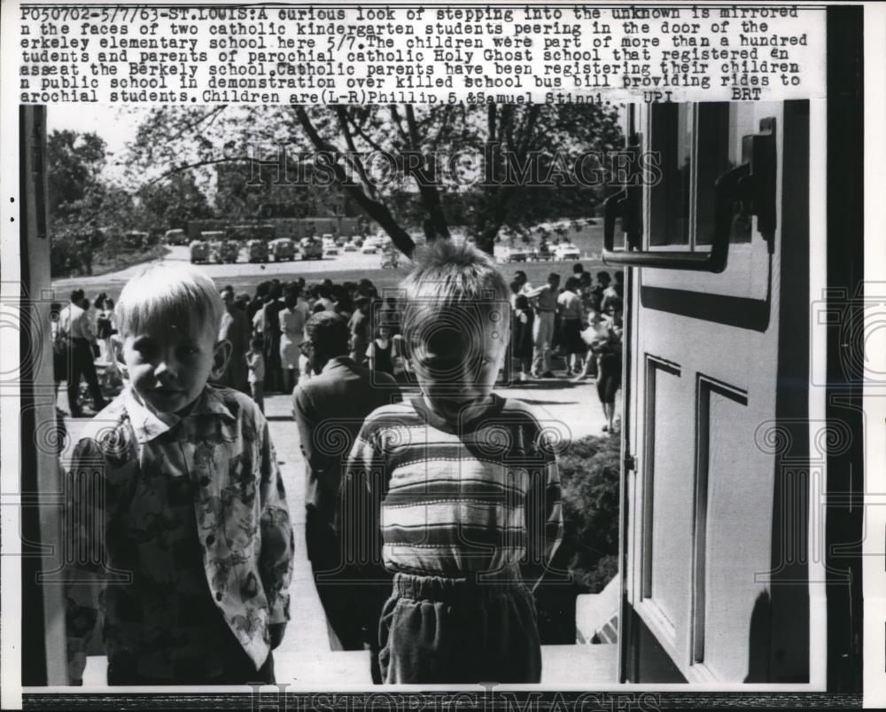 1963 Press Photo The Catholic kindergarten students at Berkeley elementary Sch. - Historic Images