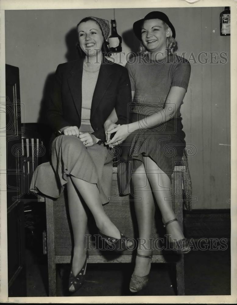 1938 Press Photo Mrs. JB Williams at the Stutsman&#39;s Court - nee26812 - Historic Images