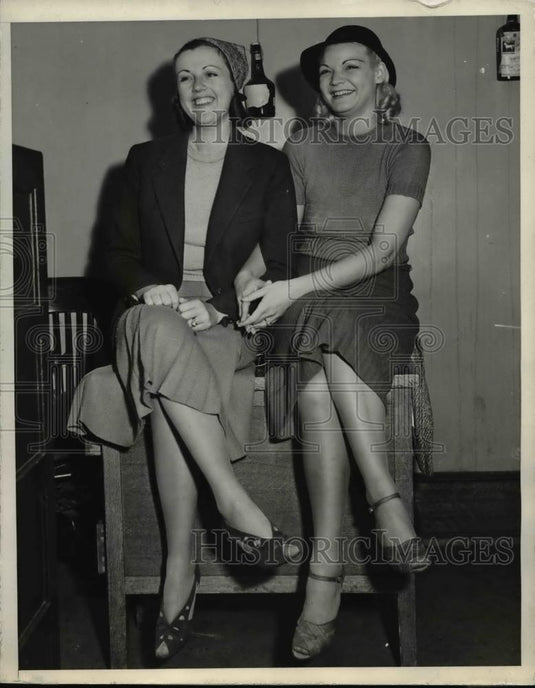 1938 Press Photo Mrs. JB Williams at the Stutsman's Court - nee26812 - Historic Images