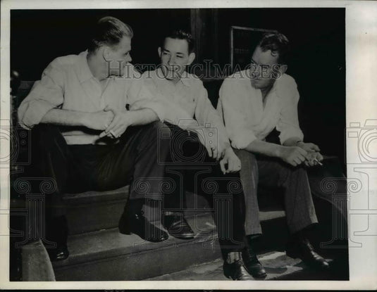 1945 Press Photo Wallace Reid, discharged Marine Veteran - nee29720 - Historic Images