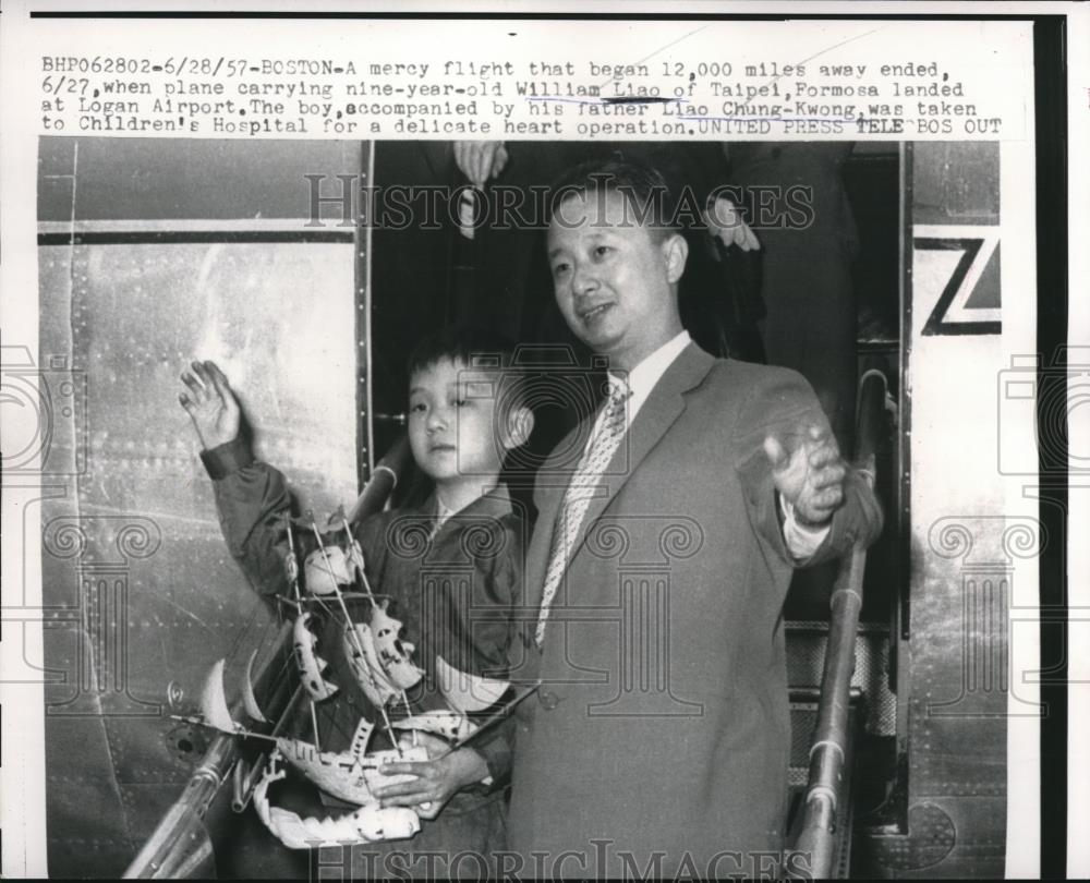 1957 Press Photo William Liao Age 9 To Have Surgery &amp; Father Liao Chung Kwong - Historic Images