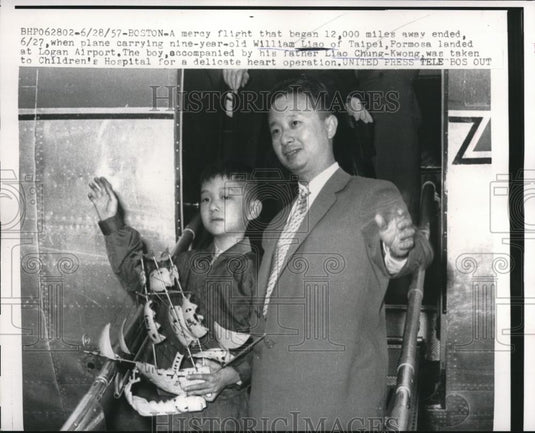 1957 Press Photo William Liao Age 9 To Have Surgery & Father Liao Chung Kwong - Historic Images