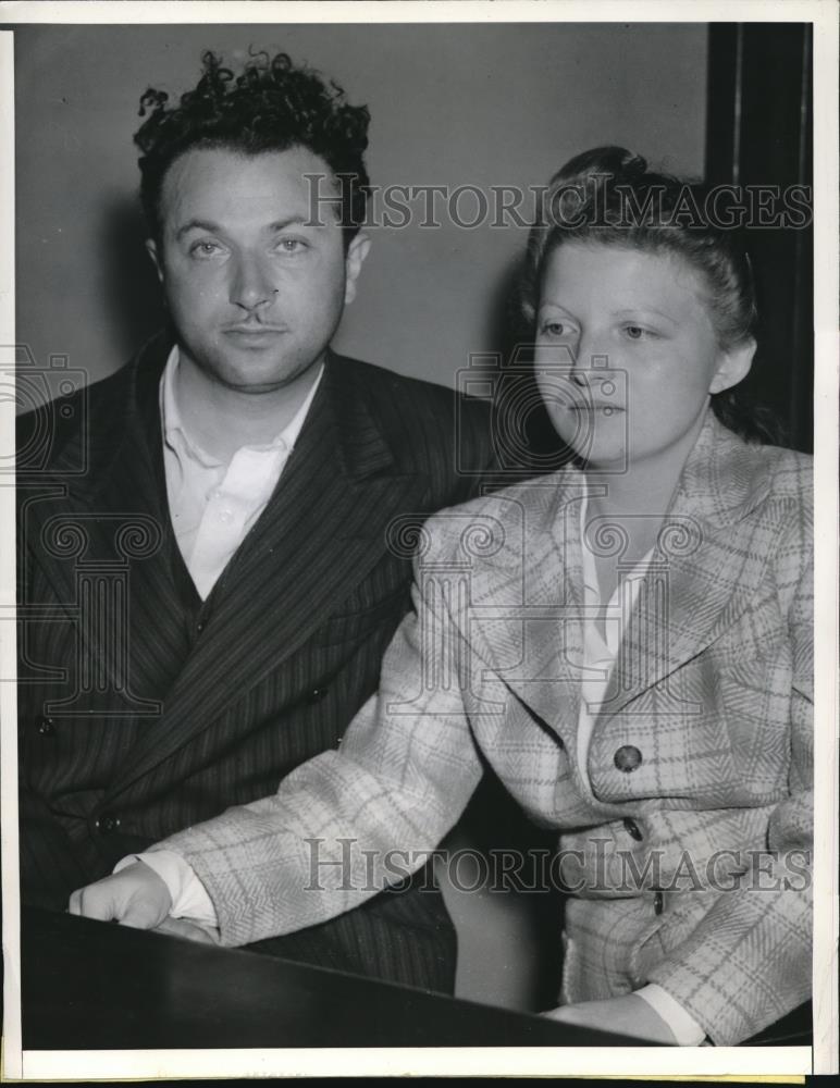 1942 Press Photo Mrs Bluma Rockwell &amp; Husband Michael Rockwell Charged Murder - Historic Images