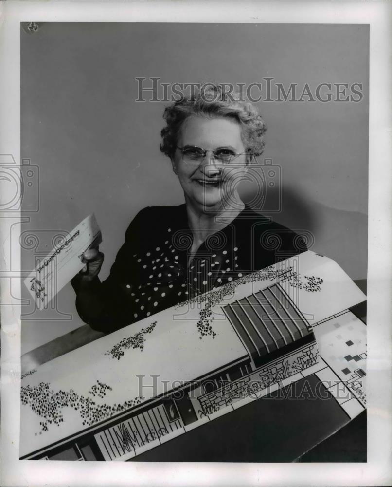 1955 Press Photo Mrs. Grace Wisland wins &quot;Home for all American&quot; and $5,000 - Historic Images