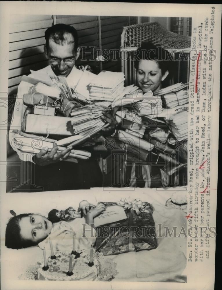 1949 Press Photo Sharon Kay Reed crippled with Still&#39;s Disease and parents - Historic Images