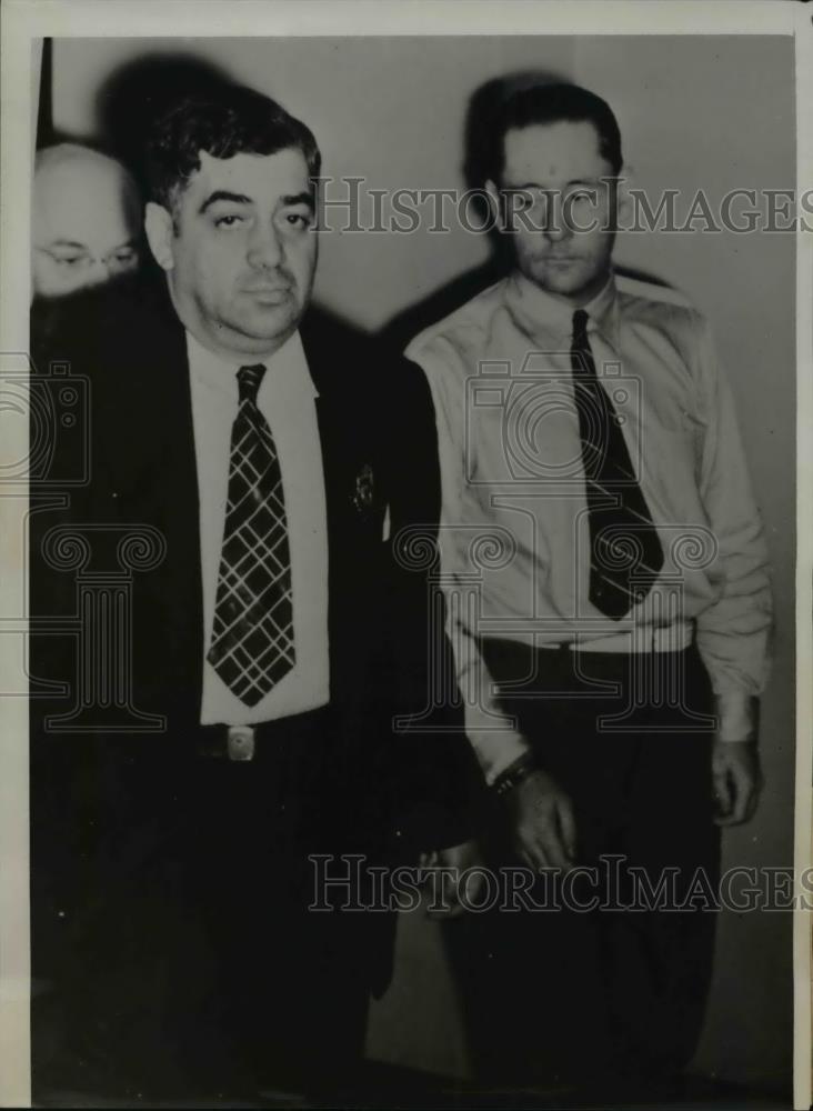 1939 Press Photo Chicago Jack Russell with Marshall Bloomberg on trial - Historic Images