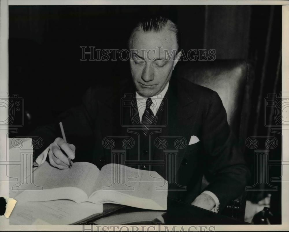 1937 Press Photo Senator John Dunnigan Democrat Majority Leader Albany New York - Historic Images