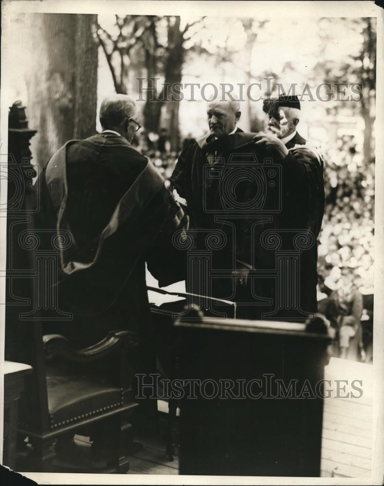 1930 Press Photo General John J. Pershing by Hon. Grier Hibber - nee30781 - Historic Images