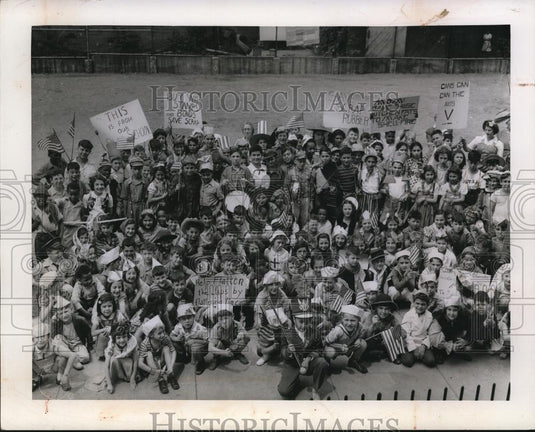 1942 Press Photo Alexander Hamilton Playground Parade - nee30275 - Historic Images