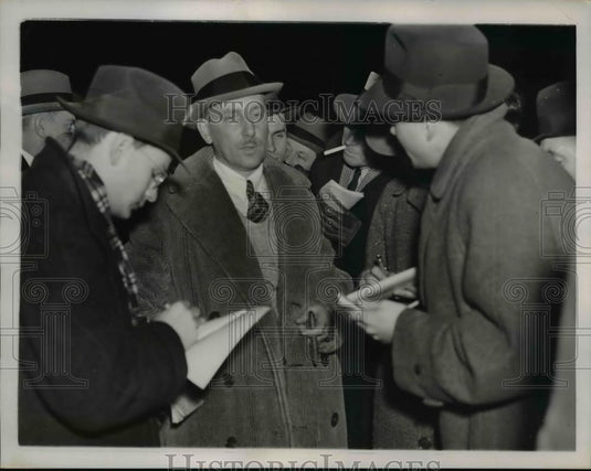 1938 Press Photo Norman Alley Speaks to Reporters - nee27205 - Historic Images