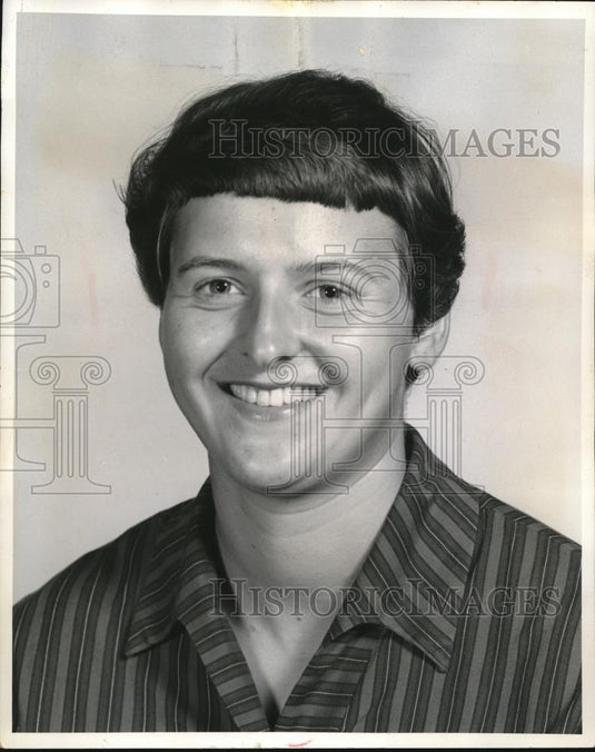 1961 Press Photo Sharon Shepherd, Newcomer Tops in Women's AAU Track Meet - Historic Images