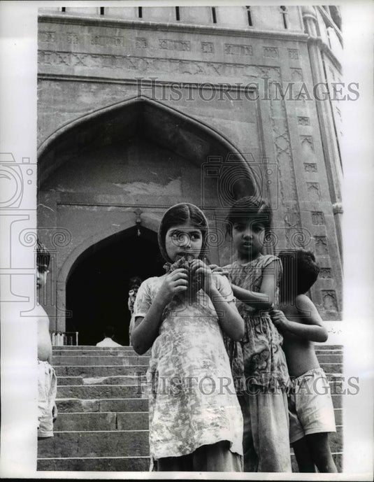 1970 Press Photo The children of old Delhi use the streets as their playground - Historic Images