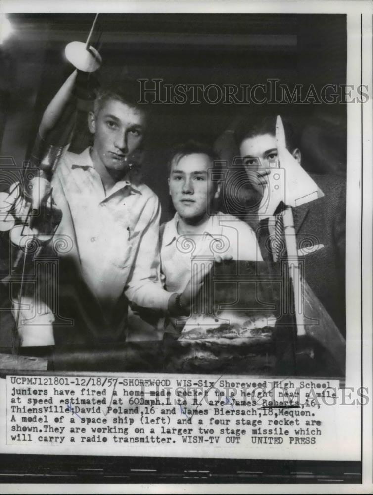 1957 Press Photo James Roberts, David Poland, James Biersach, homemade rocket - Historic Images