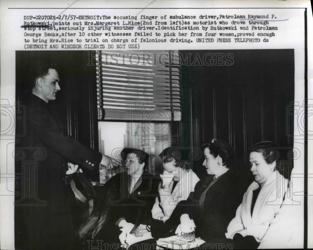 1957 Press Photo Witness Raymond P. Rutkowski Points Out Felonious Driver - Historic Images