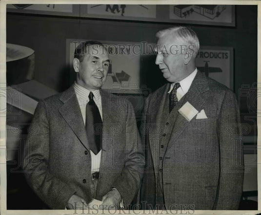1945 Press Photo Manufacturing Executives Robert R. Wason, J.M. Camp - nee26421 - Historic Images