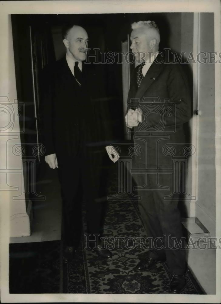 1940 Press Photo Paul Rockweld and Harold B. Wallis arrive in Paris - nee29176 - Historic Images