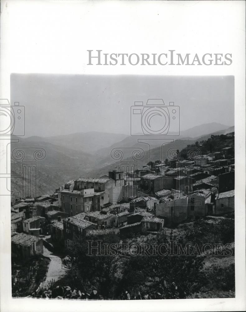 1943 Press Photo General view of the town of Beltano, in mountains - Historic Images