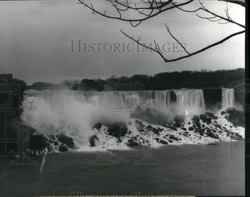 1966 Press Photo Niagara Falls The American Falls in NY - Historic Images