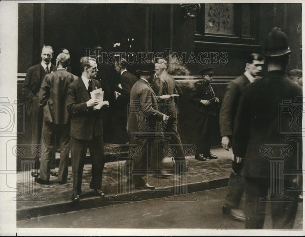 1931 Press Photo London Stock Exchange Opening, Stockbrokers Making Trades - Historic Images