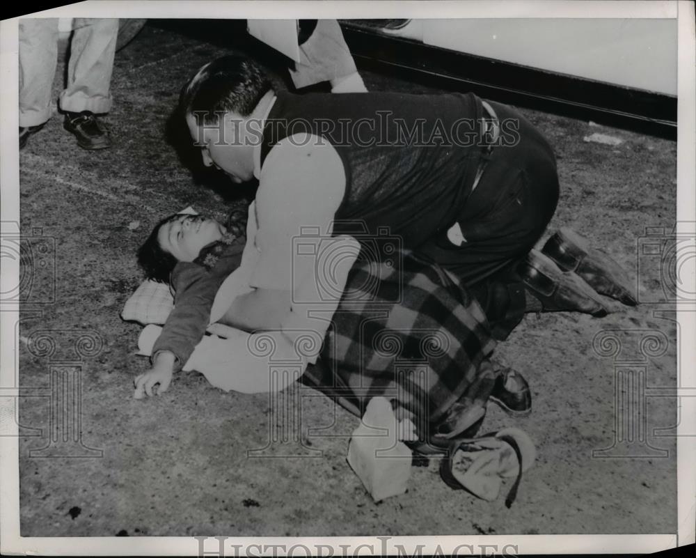 1952 Press Photo Little Gerry Small with his father, Mortimer - Historic Images