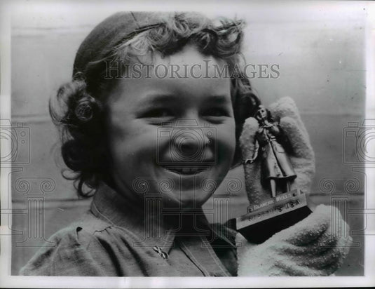 1956 Press Photo Eight year old Blanche Wells, saves small children from fire - Historic Images
