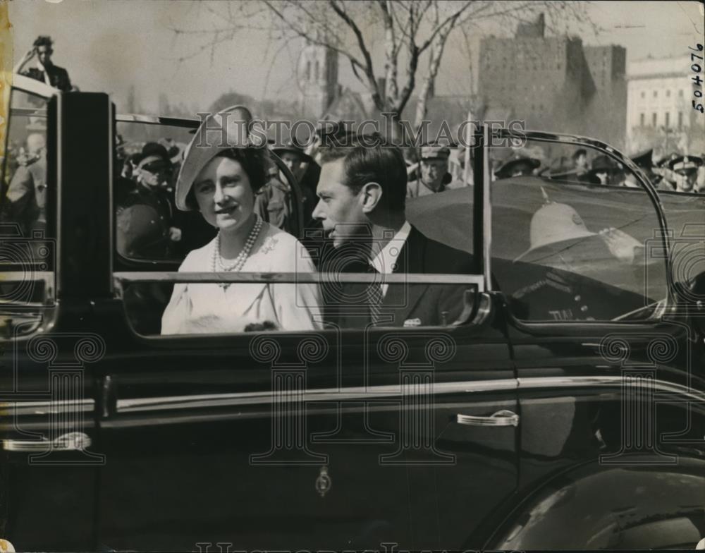 1939 Press Photo King George &amp; Queen Elizabeth at Plains of Abraham battle field - Historic Images