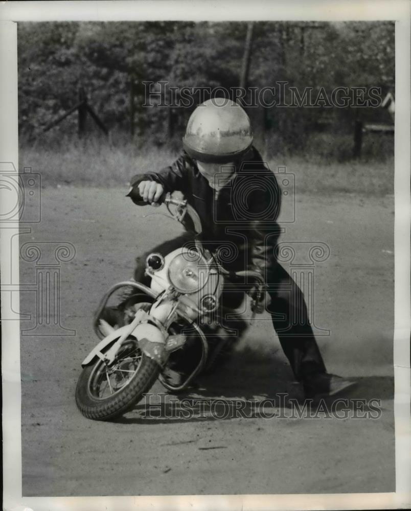 1949 Press Photo Young Teddy Edwards Bulldogging on his Junior Motorcycle - Historic Images