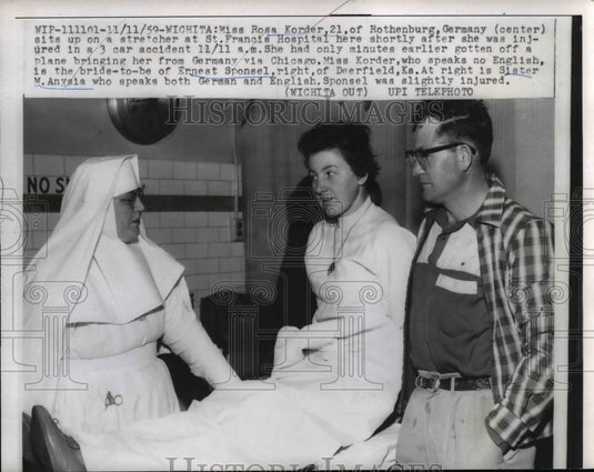 1959 Press Photo Rosa Korder of Germany & Fiancee Ernest SPonesel at Hospital - Historic Images