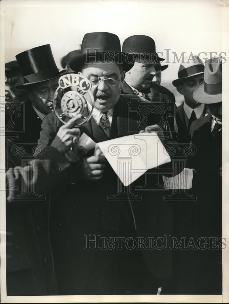 1933 Press Photo Edouard Herriot former Premier of France(C) speech Ile De Franc - Historic Images