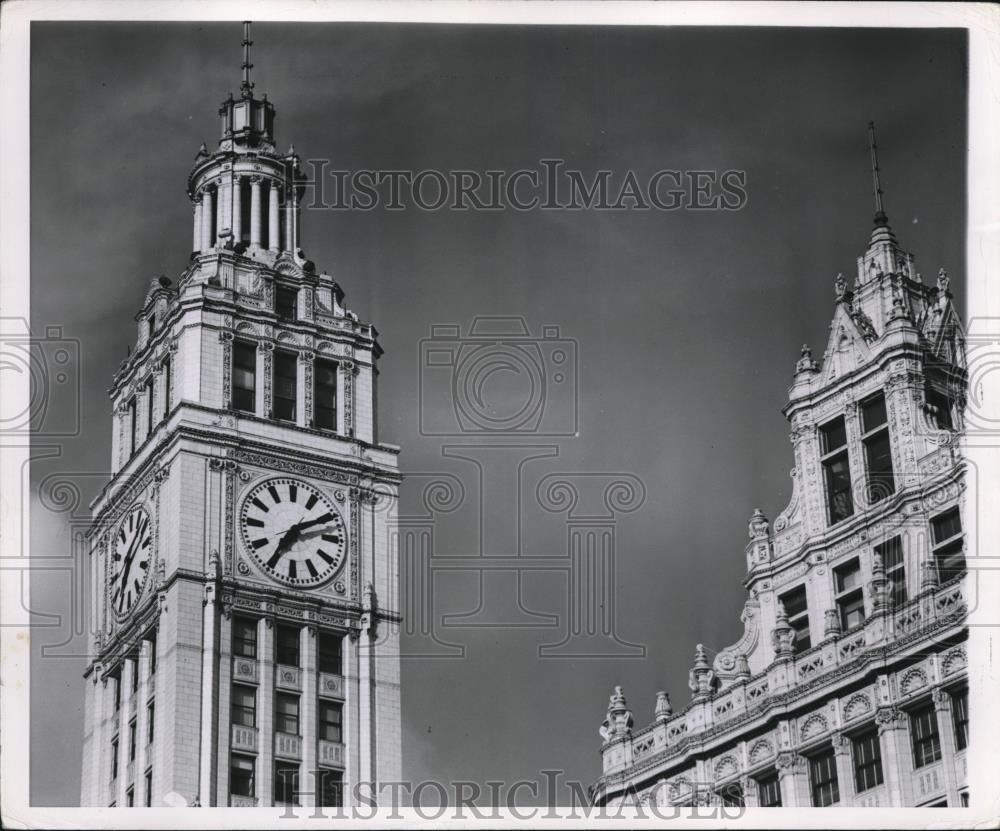 Press Photo Wrigley Towers with annex at right - Historic Images