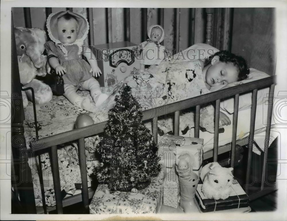 1947 Press Photo Carolyn Robb has Brain Cancer - nee31740 - Historic Images