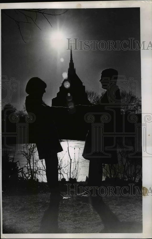 1969 Press Photo Dr Harvey Maltz & Karen Case Engaged - Historic Images