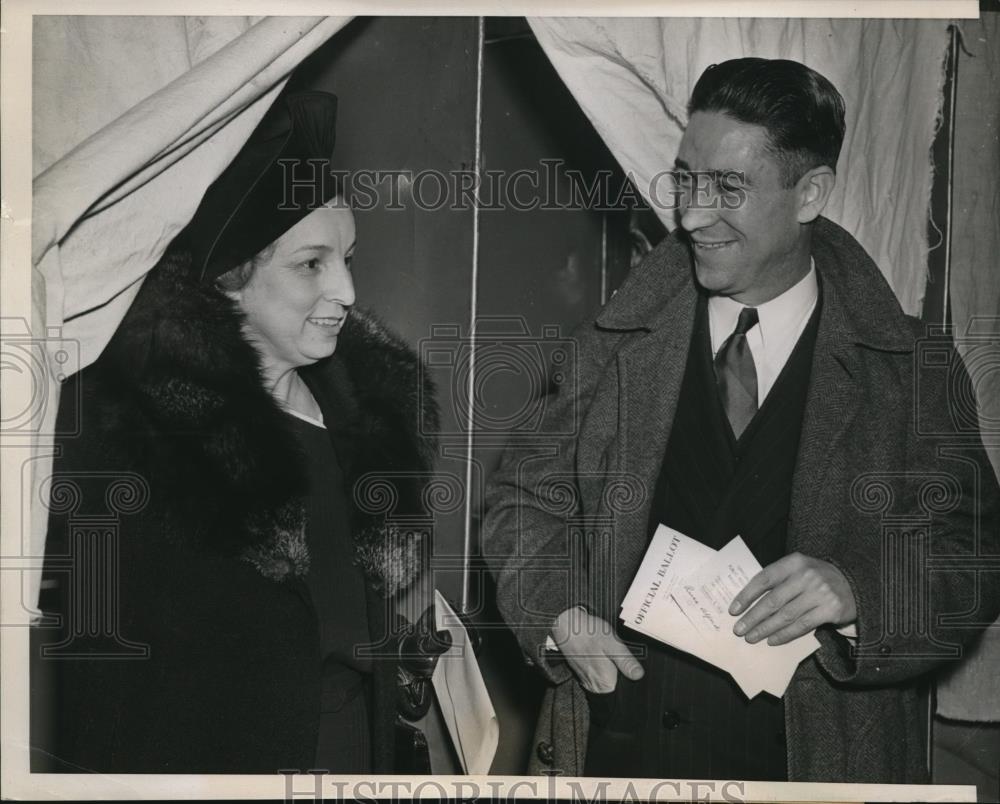 1938 Press Photo Richard Lyons, Republican candidate for U.S. senator & wife - Historic Images