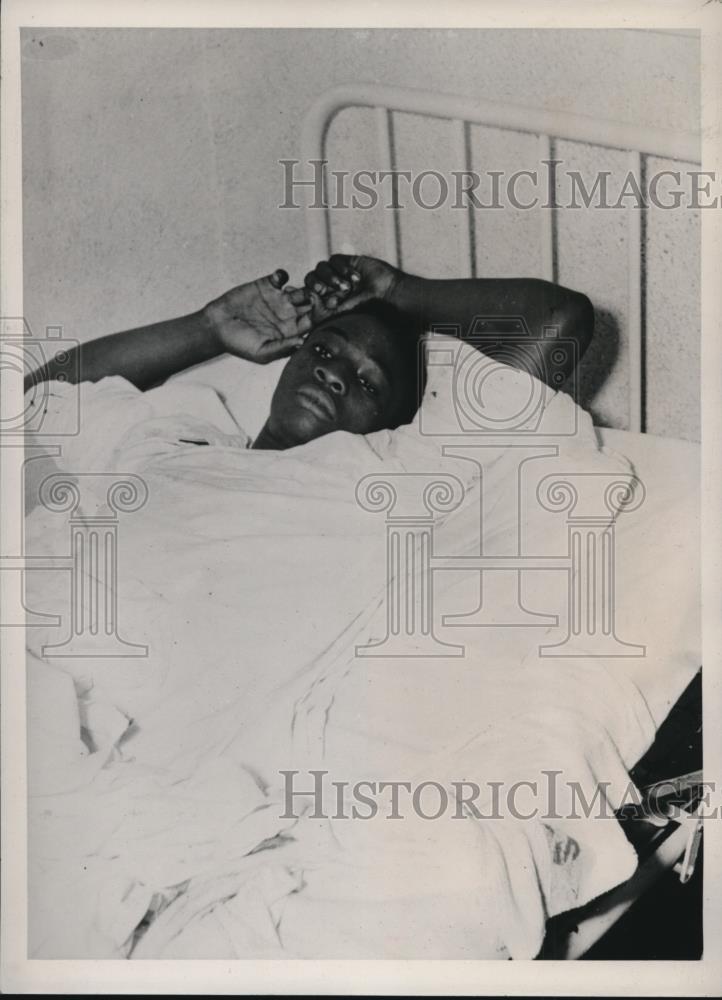 1939 Press Photo William Capps, Amputates Own Foot Under Train - Historic Images