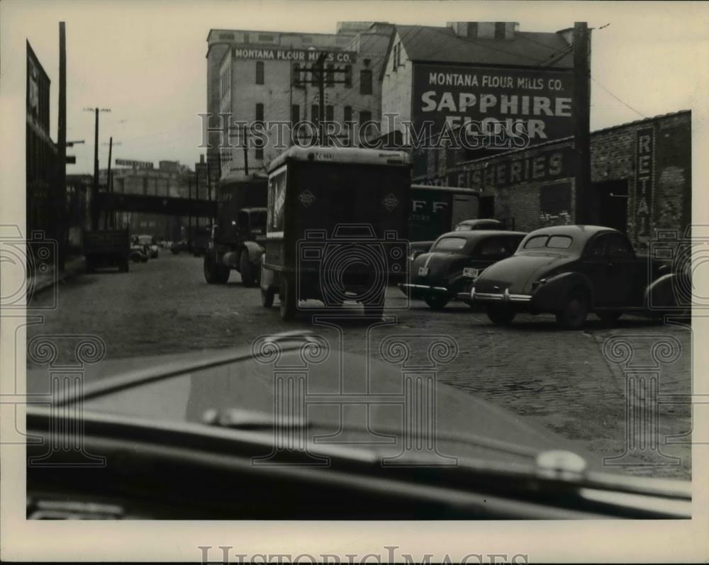 Press Photo Double Park - Historic Images