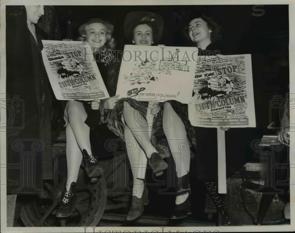 1941 Press Photo College Students Demonstrate Support for British Aid Bill - Historic Images