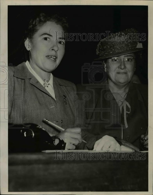 1944 Press Photo Mrs Harry Buckley & Mrs ER Storer of Kansas - Historic Images