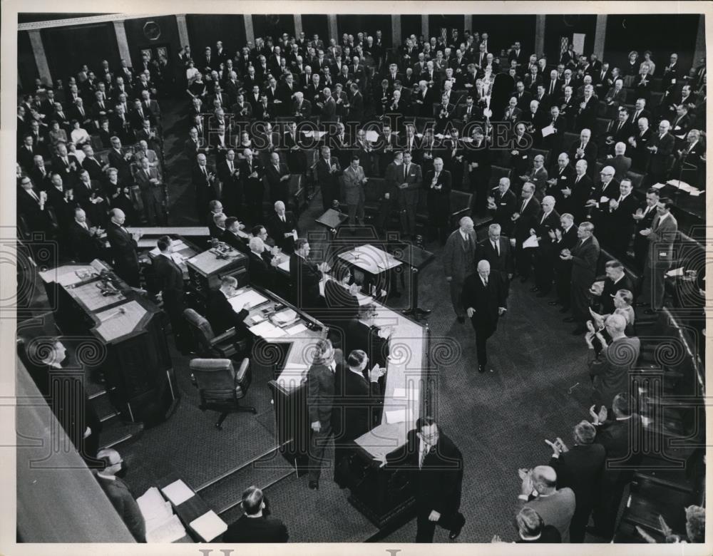 1961 Press Photo House Speaker Sam Rayburn Marches through White House - Historic Images