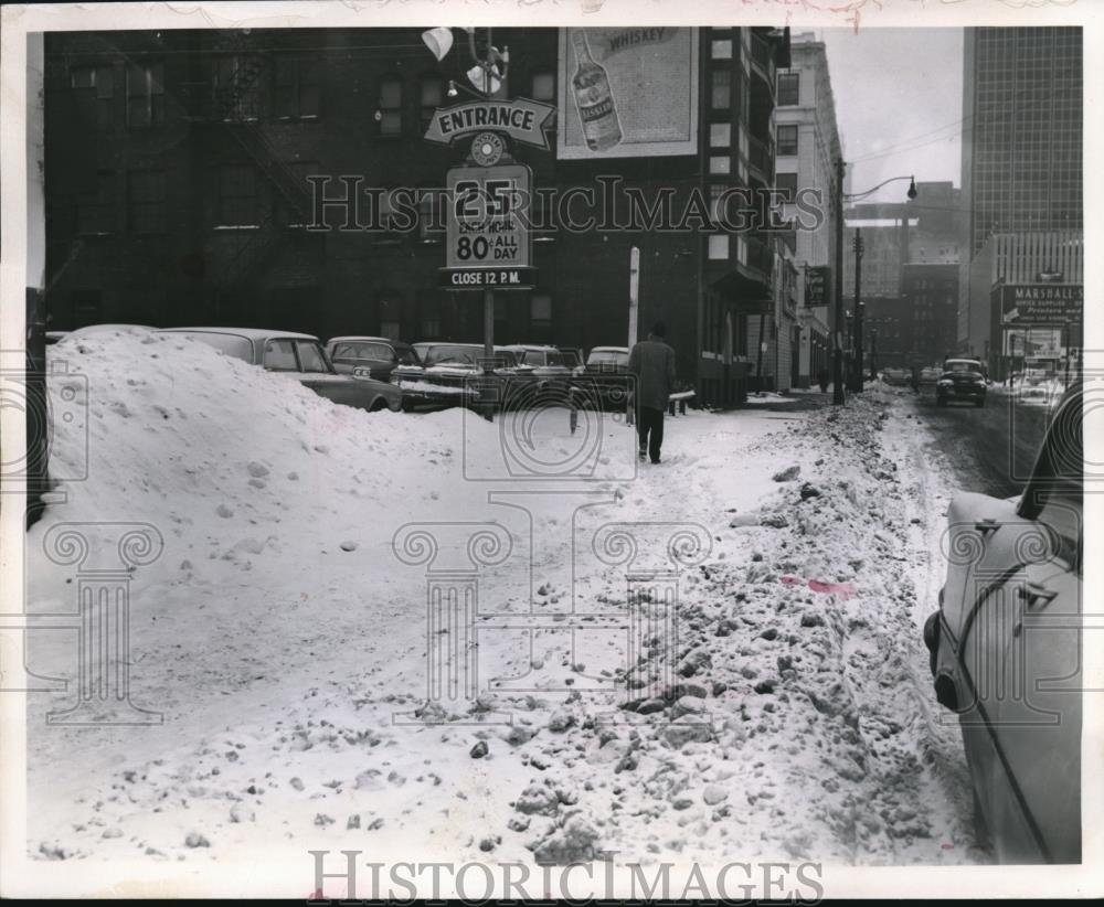 1960 Press Photo Snow-Covered Sidewalk, Walnut Avenue, Cleveland - Historic Images