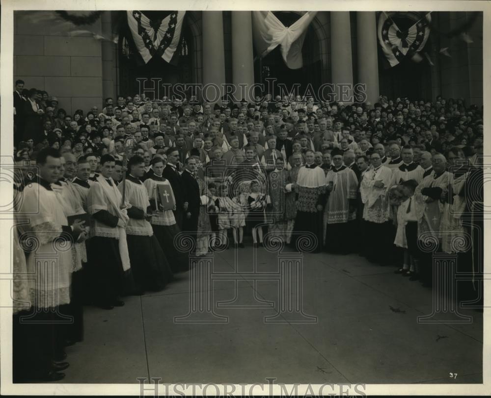 1930 Press Photo Eucharistic Congress procession on way to High Mass Kansas - Historic Images
