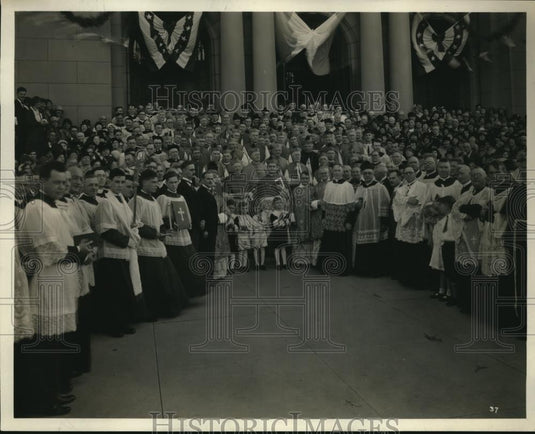 1930 Press Photo Eucharistic Congress procession on way to High Mass Kansas - Historic Images