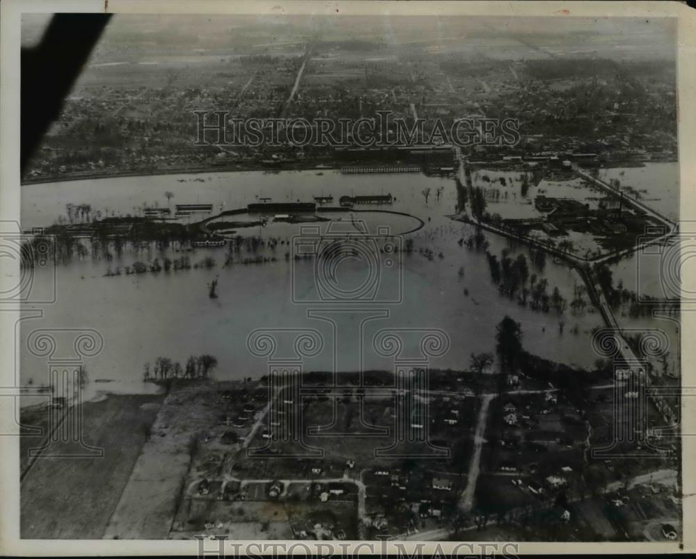 1938 Press Photo Michigan Rivers Flood Ionia Fair Grounds - Historic Images