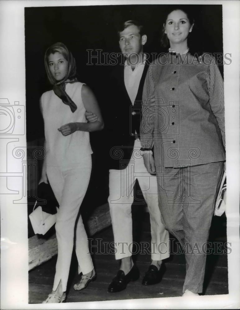 1968 Press Photo Lynda Bird Johnson Robb, Lesley Taylor, Douglas Davison - Historic Images