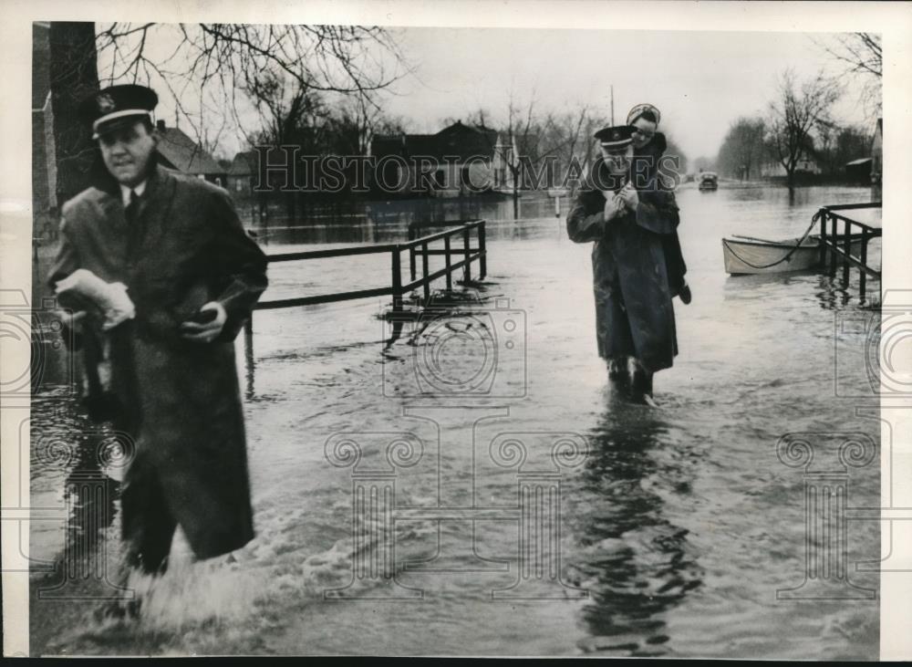 1950 Press Photo Dearborn Michigan Floods After 2 Days of Torrential Rains - Historic Images