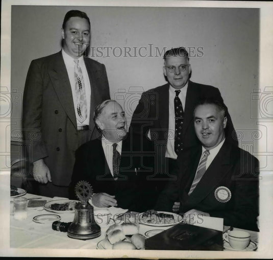 1950 Press Photo A.Wiley & member of Club President les oestriech - Historic Images